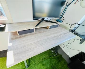 Bureau Ryan beschikbaar voor biedingen