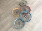 Kleurrijke kapstok gemaakt van fietsenwieltjes, Wandkapstok, Gebruikt, Ophalen of Verzenden, Minder dan 100 cm