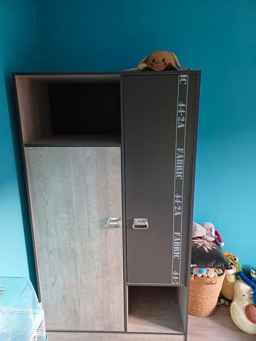 Stoere kledingkast voor jongenskamer!, Huis en Inrichting, Kasten | Kledingkasten, Zo goed als nieuw, Ophalen