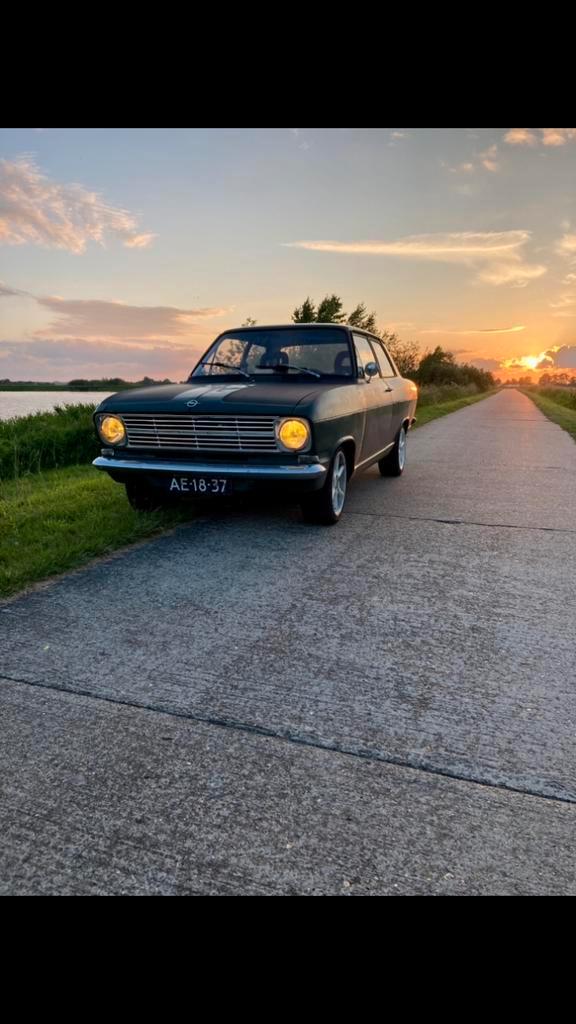 Opel Kadett B met 2.0 16V 130pk Lpg gasinjectie op kenteken, Auto's, Oldtimers, Particulier, Centrale vergrendeling, Cruise Control