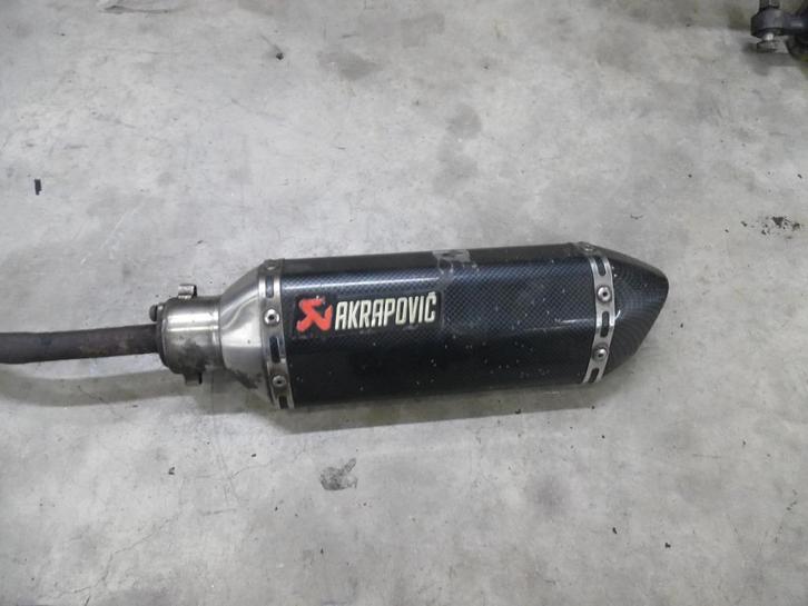Universele uitlaatdemper look-a-like akrapovic, Fietsen en Brommers, Brommers | Tuning en Styling, Zo goed als nieuw, Ophalen of Verzenden