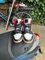 Jordan 1 white and gym red maat 42!, Kleding | Heren, Schoenen, Ophalen of Verzenden, Zo goed als nieuw, Overige kleuren