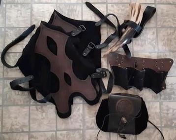 diverse larp accessoires beschikbaar voor biedingen