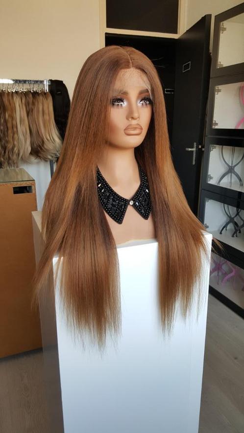 Basic Lace Pruik: Midden bruin met lichtere punten, VOL, Sieraden, Tassen en Uiterlijk, Uiterlijk | Haarverzorging, Nieuw, Pruik of Haarverlenging