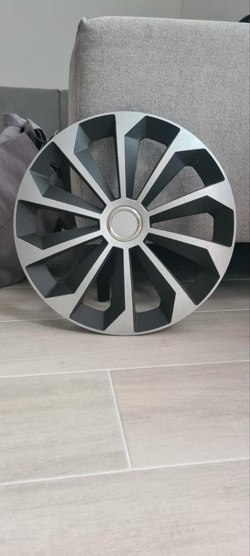 Wieldoppen 16 inch - 4 stuks beschikbaar voor biedingen