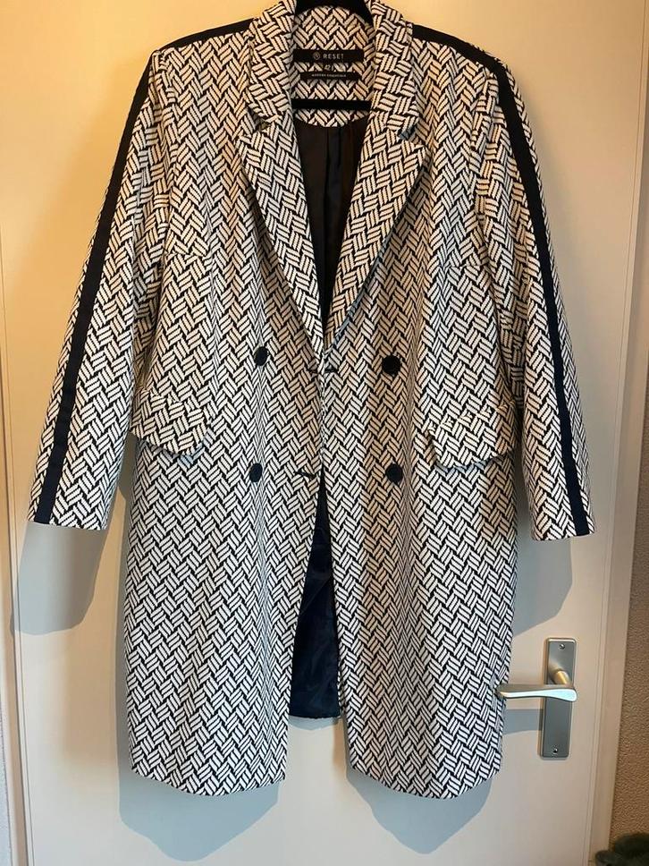 RESET jas maat 42, Kleding | Dames, Jasjes, Kostuums en Pakken, Zo goed als nieuw, Jasje, Maat 42/44 (L), Zwart, Ophalen of Verzenden