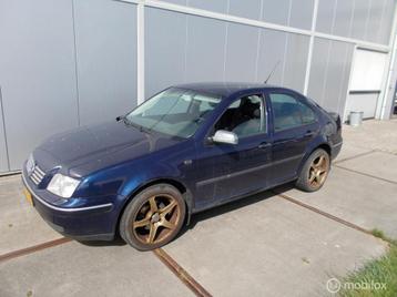 Volkswagen Bora 1.6-16V Zo mee beschikbaar voor biedingen
