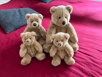 Berenfamilie knuffels beschikbaar voor biedingen
