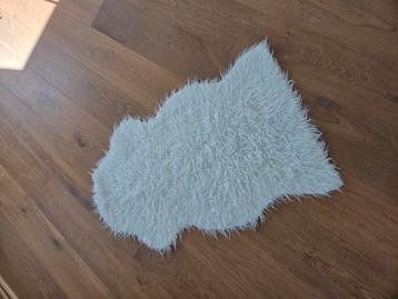 Schapenkleed, wit, zgan beschikbaar voor biedingen