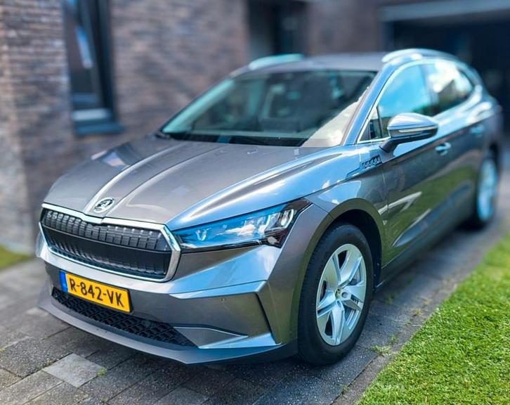 Skoda Enyaq IV60 Elektromotor 180pk 2022 Grijs, Auto's, Skoda, Particulier, Enyaq, Achteruitrijcamera, Airconditioning, Android Auto