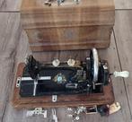 Vintage Handnaaimachine uit grootmoederstijd, Antiek en Kunst, Antiek | Naaimachines, Ophalen