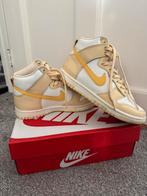 Nike dunk high, Kleding | Dames, Schoenen, Beige, Nike, Ophalen of Verzenden, Sneakers of Gympen