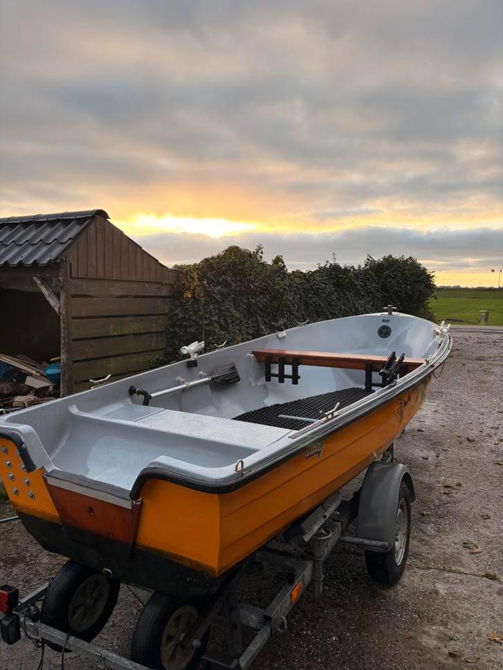 Rana 420 visboot (complete set), Watersport en Boten, Vis- en Consoleboten, Zo goed als nieuw, Tot 10 pk, 3 tot 6 meter, Benzine