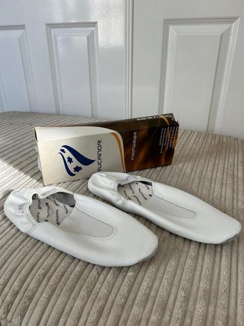 Rucanor Hamburg turnschoenen gym schoentjes maat 43 NIEUW, Sport en Fitness, Turnen, Nieuw, Turnschoenen, Groter dan maat 42, Wit