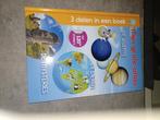 Atlas Boek met Stickers - Dieren, Ruimte, Mysteriën, Boeken, Kinderboeken | Jeugd | onder 10 jaar, Ophalen, Zo goed als nieuw