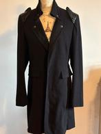 Zwarte jas met lederen details, Kleding | Heren, Ophalen of Verzenden, Zo goed als nieuw, Maat 52/54 (L), Zwart