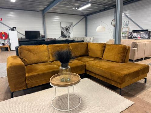 Hoekbank Oker Geel Velvet, Huis en Inrichting, Banken | Complete zithoeken, Zo goed als nieuw, Stof, Overige materialen, Ophalen of Verzenden