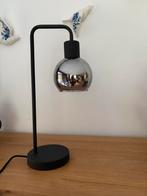 Industriele tafellamp zwart met zilverkleurige bol zgan!, Huis en Inrichting, Lampen | Tafellampen, Ophalen, Zo goed als nieuw