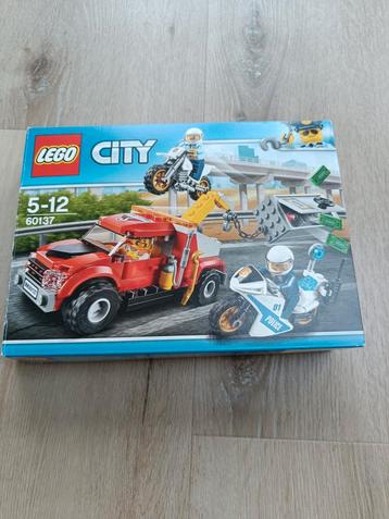 Lego City achtervolging 60137