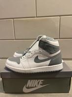 Nike Air Jordan 1 stealth - Nieuw - Maat 41, Ophalen of Verzenden, Nieuw, Grijs, Sneakers of Gympen