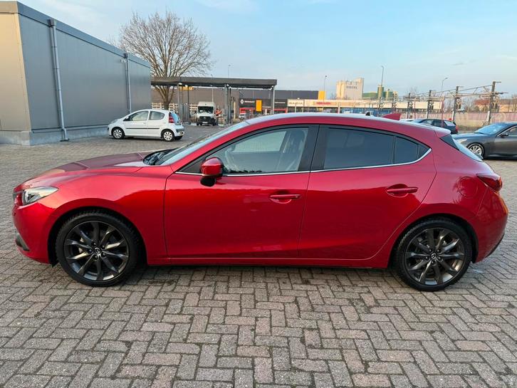 Mazda 3 2.0 Skyactiv-g 88KW HB 2016 Rood, Auto's, Mazda, Particulier, ABS, Achteruitrijcamera, Airbags, Airconditioning, Apple Carplay