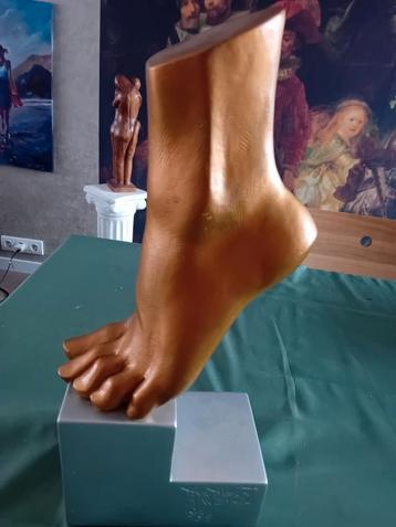 SCULPTURE MARTINE WEHREL beschikbaar voor biedingen