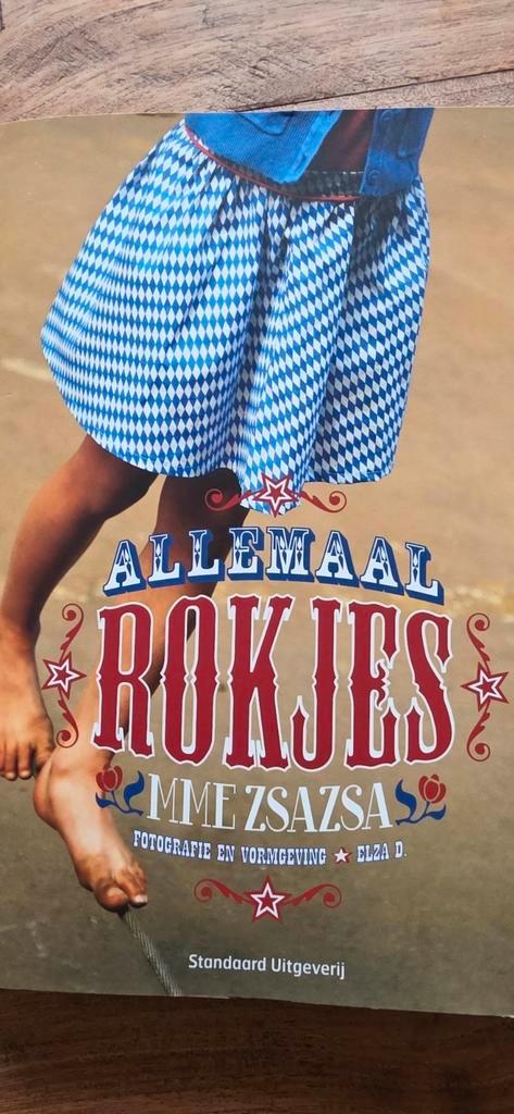 Mme Zsazsa - Allemaal rokjes, Boeken, Hobby en Vrije tijd, Zo goed als nieuw, Ophalen of Verzenden