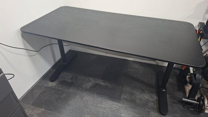 Ikea Bekant bureau verstelbaar in hoogte | Zwart, Huis en Inrichting, Bureaus, Zo goed als nieuw, Bureau, In hoogte verstelbaar