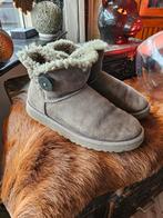 Ugg Bailey Button Mini Grijs Maat 38, Kleding | Dames, Schoenen, Lage of Enkellaarzen, Ophalen of Verzenden, Grijs, Gedragen