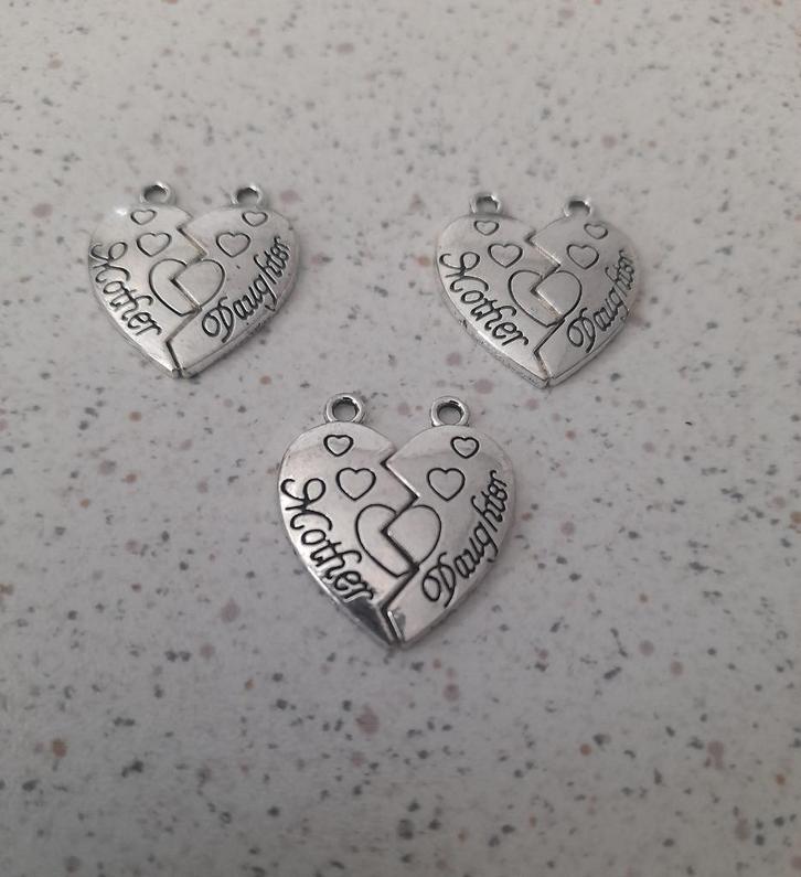 Metalen moeder&dochter bedel "nieuw", Hobby en Vrije tijd, Kralen en Sieraden maken, Nieuw, Bedel, Ophalen of Verzenden