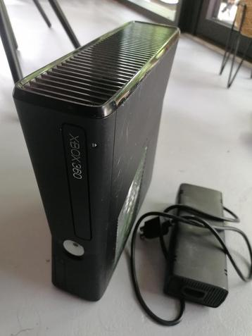 Xbox 360 S console  beschikbaar voor biedingen