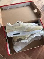 COCONUT MILK/ALABASTER, Nike, Nieuw, Ophalen of Verzenden, Sneakers of Gympen