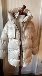 Prachtig Roomwit dons jack, Max Mara mt 42 nw 639, MaxMara, Beige, Maat 42/44 (L), Nieuw