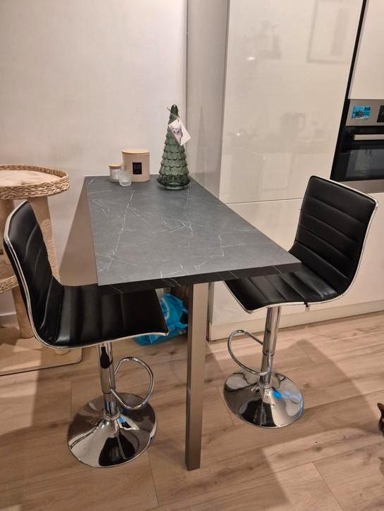 2 Barkrukken, Huis en Inrichting, Barkrukken, Gebruikt, 60 tot 90 cm, Kunststof, 2 krukken, In hoogte verstelbaar, Draaibaar, Ophalen