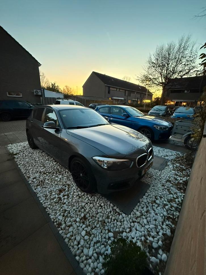 BMW 1-Serie 2.0 118D 5DR AUTOMAAT 2016 Grijs euro 6, Auto's, BMW, Particulier, Diesel, E, Hatchback, Automaat, Geïmporteerd, Zilver of Grijs