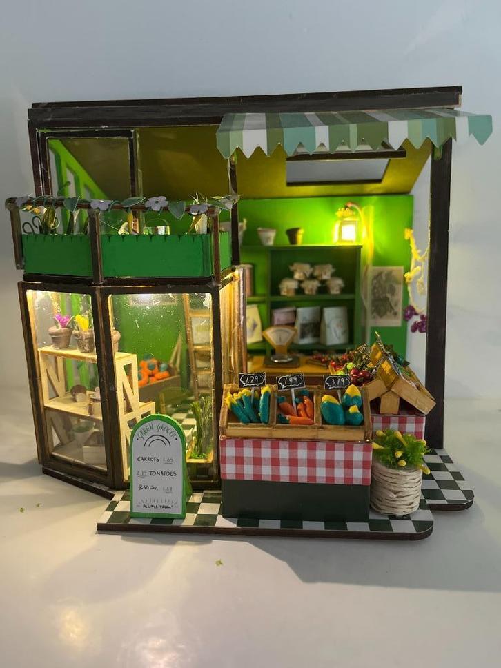 Poppenhuis Miniaturen - Groenten winkel met verlichting, Verzamelen, Poppenhuizen en Toebehoren, Zo goed als nieuw, Overige typen