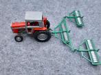 Britains MF Tractor met Werktuigen, Hobby en Vrije tijd, Modelauto's | 1:32, Ophalen of Verzenden, Gebruikt, Overige typen, Overige merken