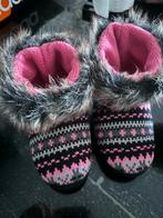 Leuke slofjes met bontrand - Maat 24, Kinderen en Baby's, Babykleding | Schoentjes en Sokjes, Ophalen of Verzenden, Nieuw, Meisje