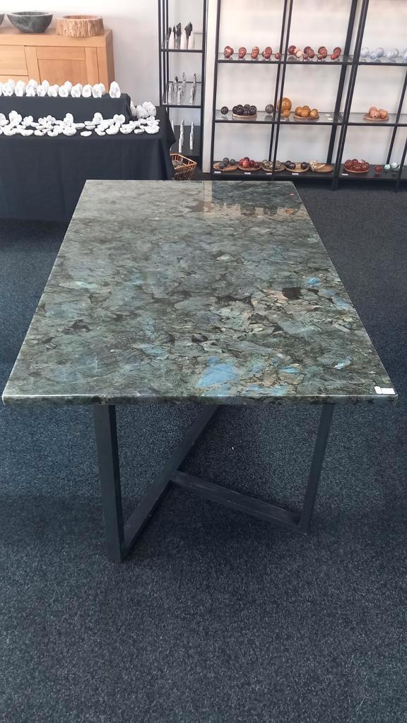 Prachtige flashy labradoriet tafel 140 x 85 cm., Verzamelen, Mineralen en Fossielen, Ophalen of Verzenden