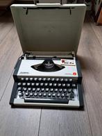 Typemachine Olympia traveller met hardplastic koffer, Diversen, Typemachines, Ophalen, Zo goed als nieuw