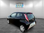 Toyota Aygo 1.0 VVT-i x-play 5 deurs airco cruise, Auto's, Stof, Gebruikt, 4 stoelen, Zwart