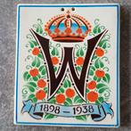Herdenkings tegel koningin Wilhelmina, Ophalen of Verzenden, Gebruikt, Servies