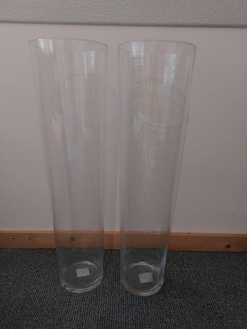 2 Hoge conische glazen vazen type Jimmy ( transparant glas ) beschikbaar voor biedingen