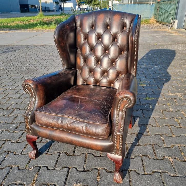 Oud Engelse Chesterfield fauteuil bruin leer + BEZORGD, Antiek en Kunst, Antiek | Meubels | Stoelen en Banken, Ophalen of Verzenden
