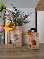 Vaas koffer - reiskoffer - vakantie - reizen - vliegen, Huis en Inrichting, Woonaccessoires | Vazen, Overige kleuren, Nieuw, Ophalen of Verzenden