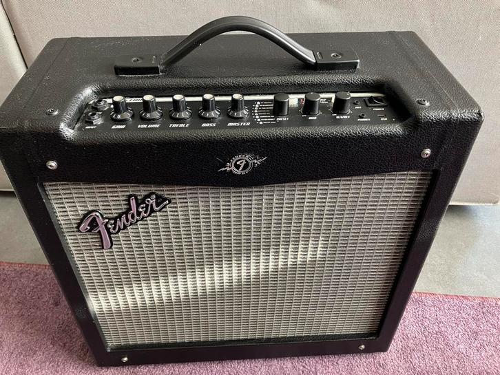 Fender Mustang Gitaarversterker 40W, Muziek en Instrumenten, Versterkers | Bas en Gitaar, Zo goed als nieuw, Gitaar, Minder dan 50 watt