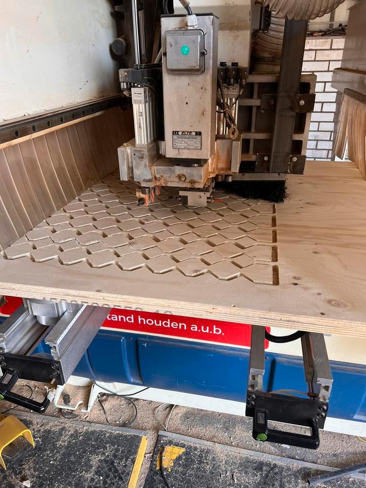 CNC Freeswerk in Hout – Op Maat & Betaalbaar, Diensten en Vakmensen, Timmerlieden en Meubelmakers, Timmerwerk of Zaagwerk