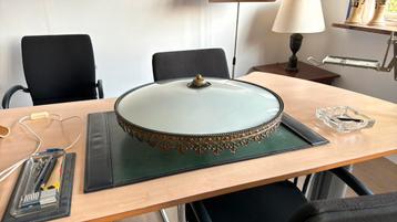 Diverse verzameling antieke lampen beschikbaar voor biedingen