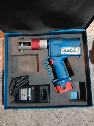 Wavin UAP 2 Hydraulische Perstang met Oplader beschikbaar voor biedingen