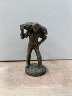 Bronzen Beeld Zakkendrager, Antiek en Kunst, Kunst | Beelden en Houtsnijwerken, Ophalen of Verzenden